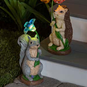 Squirrel Garden Statue w/LED Acrylic Flower, Battery Operated