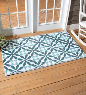 Blue Quilted Lattice Reversible Weather-Resistant Rug